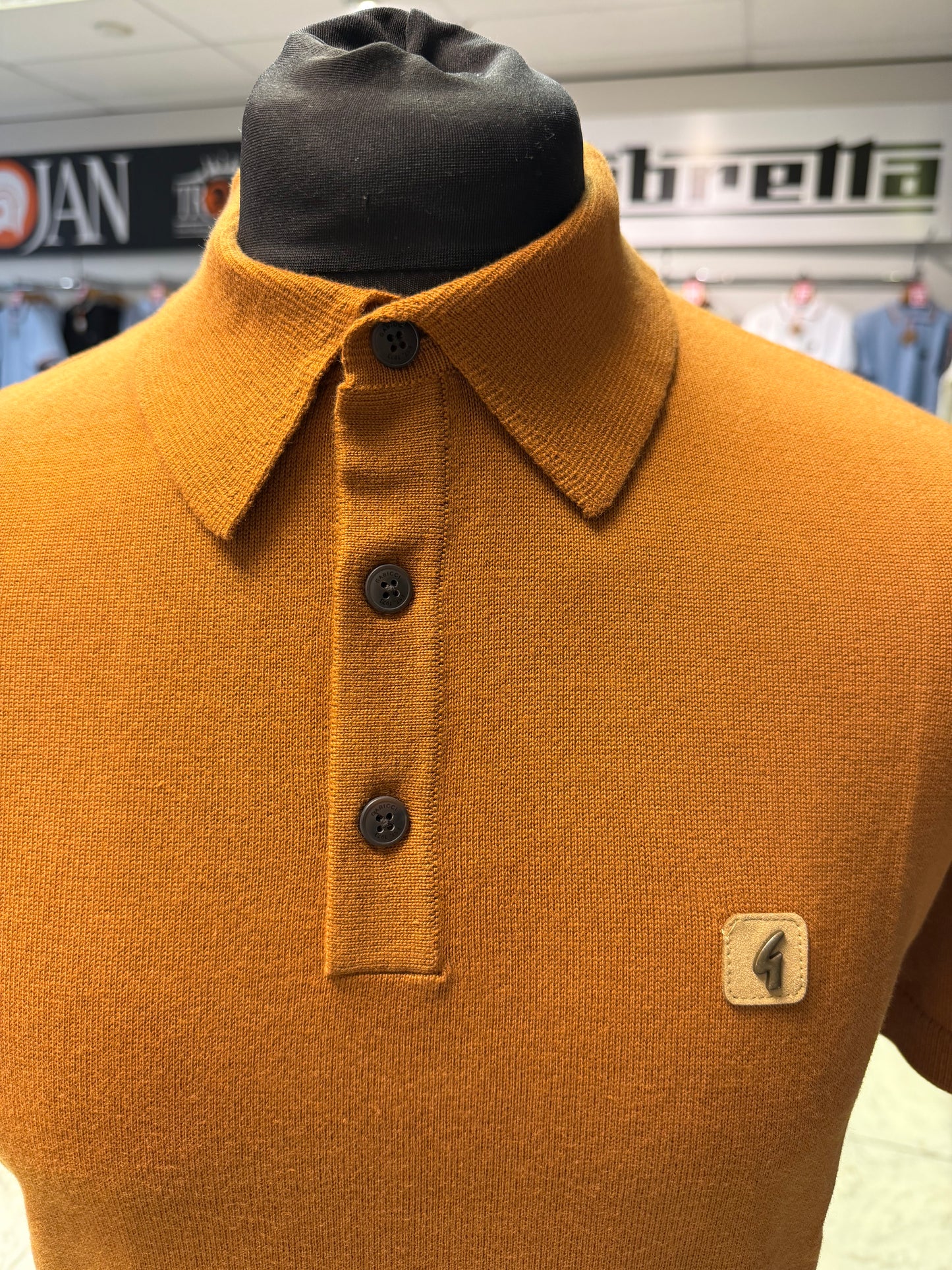 Gabicci Vintage Jackson Short Sleeve Plain Knitted Polo - Walnut